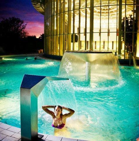 Aux Pieds Des Thermes Spa Luaran gambar